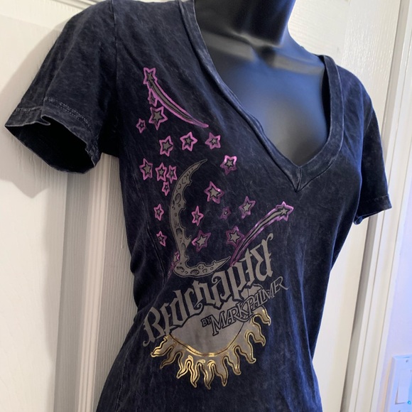 Graphic V-Neck Tee Shirt: Dream / Believe - Picture 3 of 7